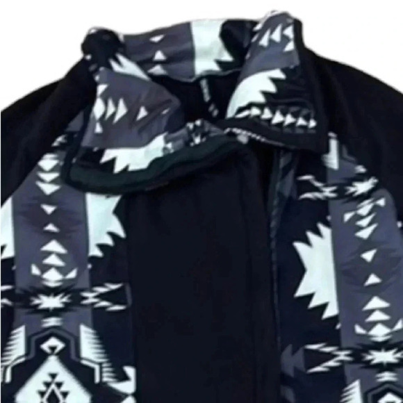 Crazy Train Thick Knit Full Zip Mock Neck Jacket-Black/Cream Aztec Print XS - Picture 6 of 11